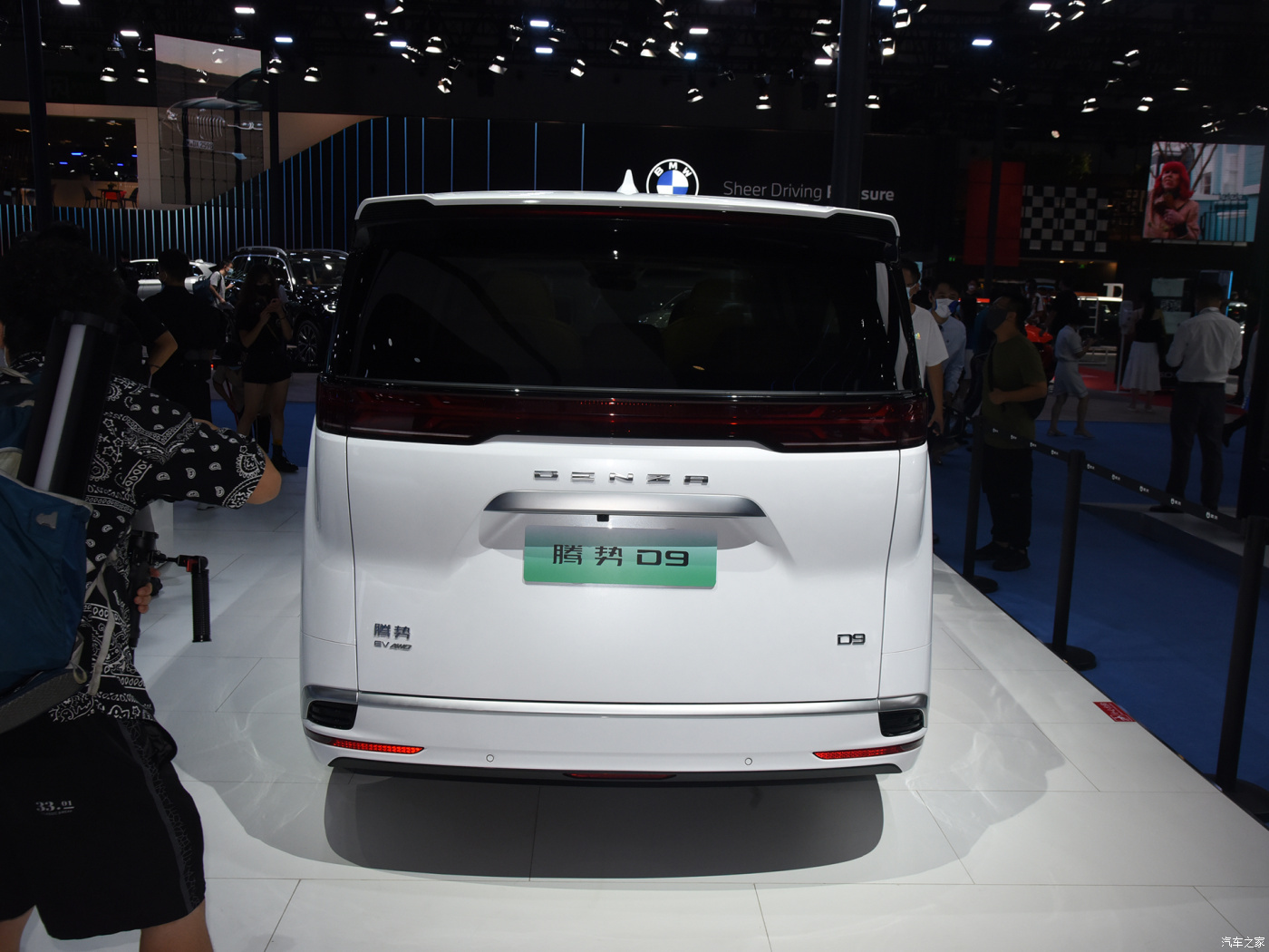 DENZA D9 EV — изображение 4