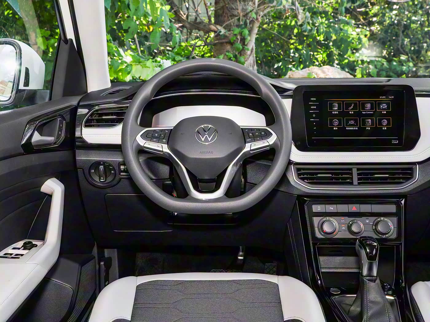 VOLKSWAGEN THARU — изображение 7