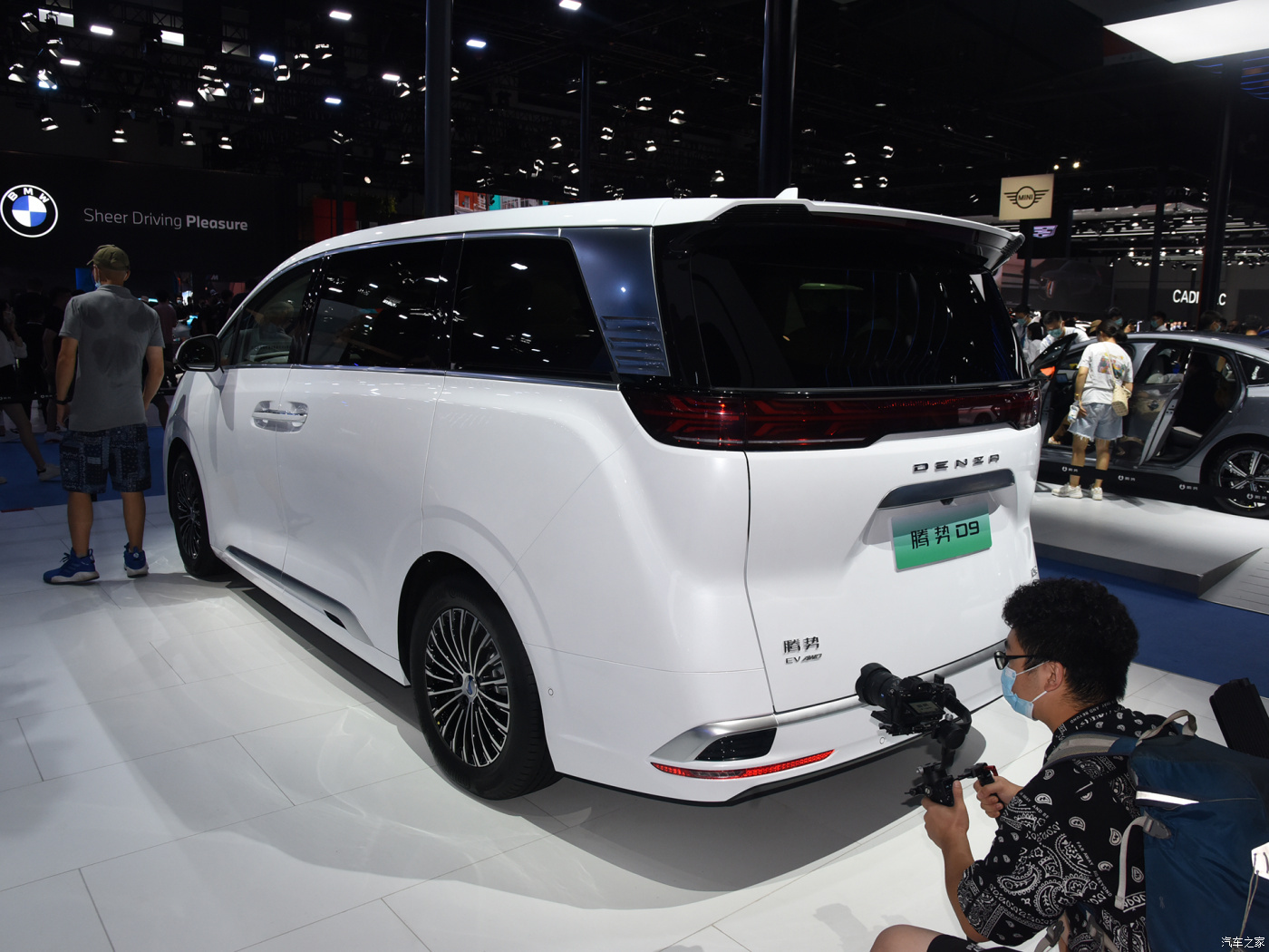 DENZA D9 EV — изображение 5