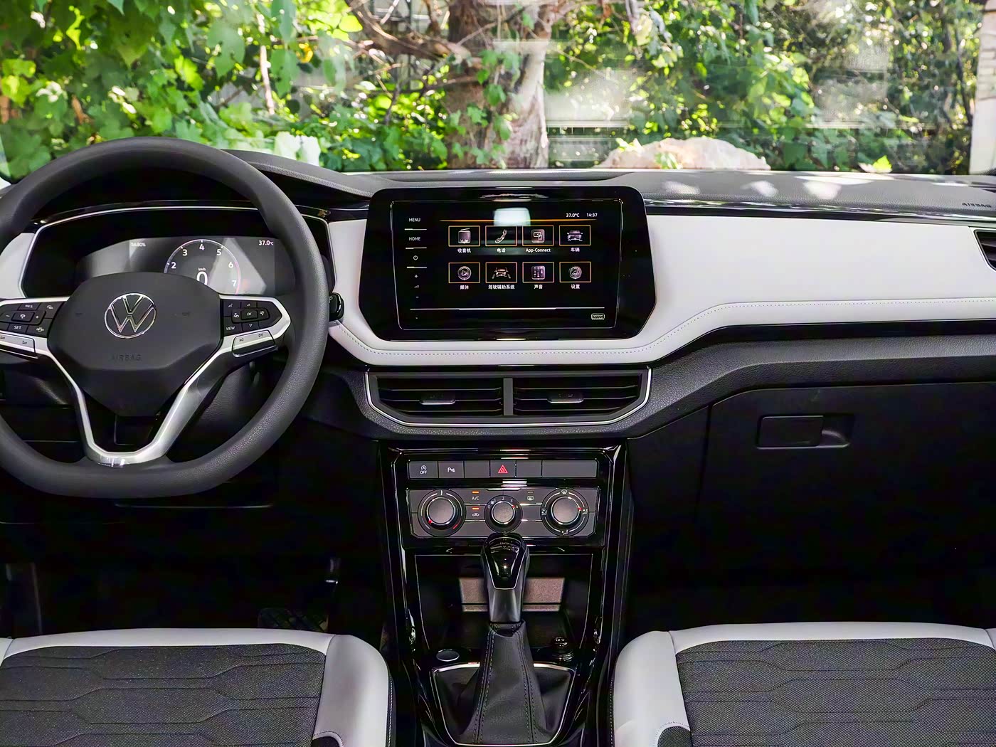 VOLKSWAGEN THARU — изображение 6