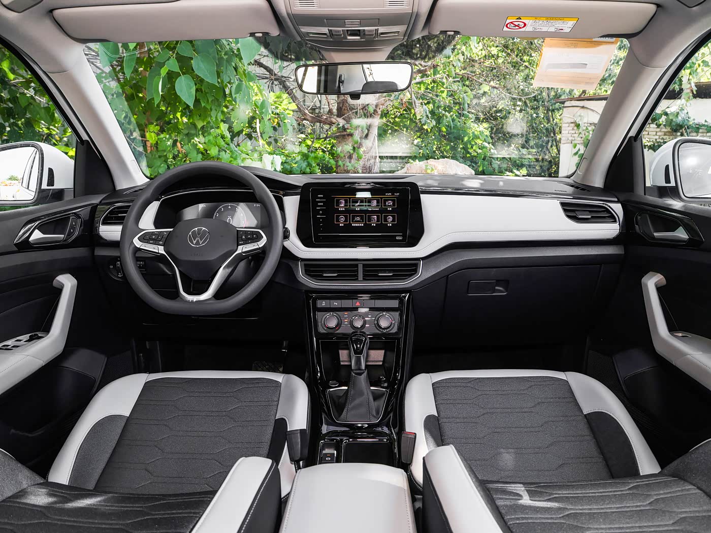 VOLKSWAGEN THARU — изображение 8