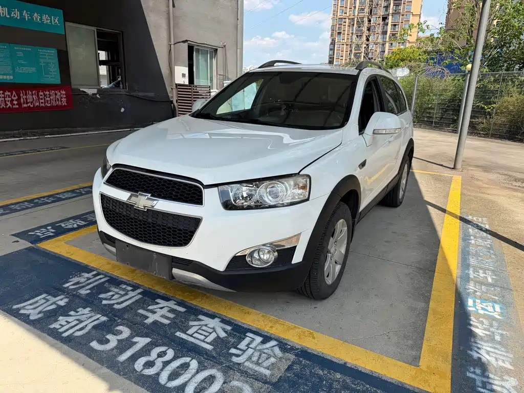 Chevrolet Captiva 2014 2.4L 4 WD Luxury Edition 5 seats