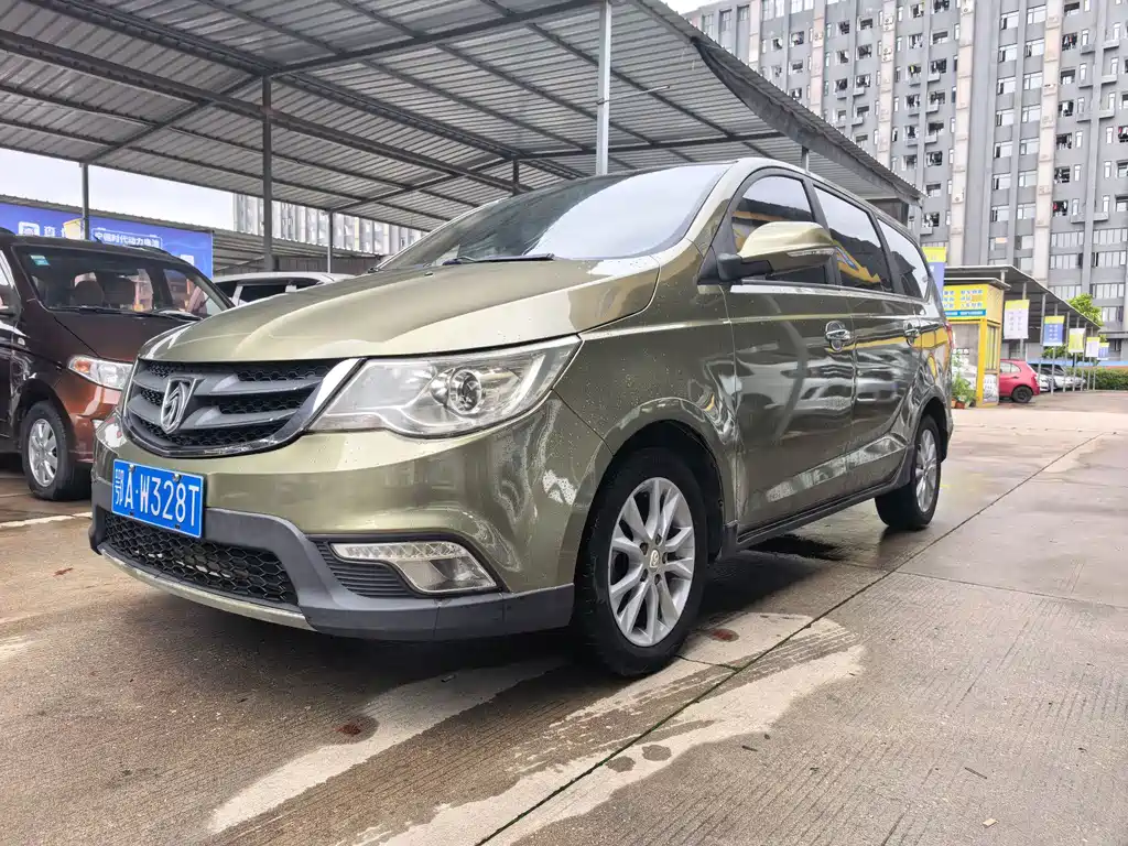 Baojun 730 2014 1.5L МКПП Стандарт 5 мест