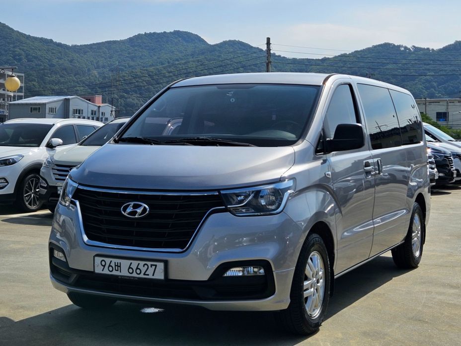 Hyundai Starex 2018 Van 5-Seater