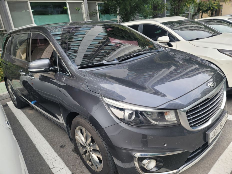 Kia Canival 2017 9-seater Prestige