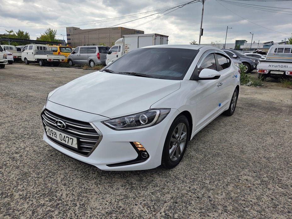 Hyundai AVANTE 2016 1.6 GDI Modern