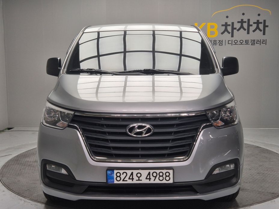 Hyundai Starex 2020 Van 5-Seater