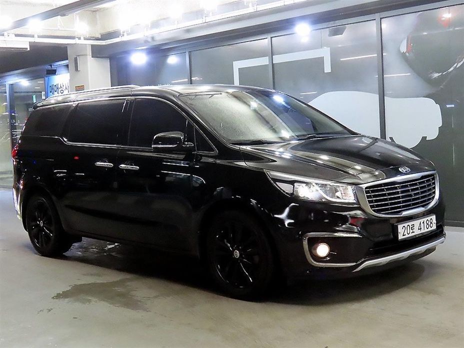 Kia Canival 2018 9-seater Prestige
